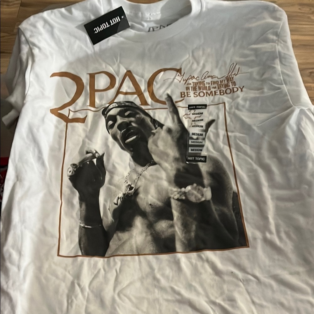 Hot Topic White 2Pac Graphic Short Sleeve Tee